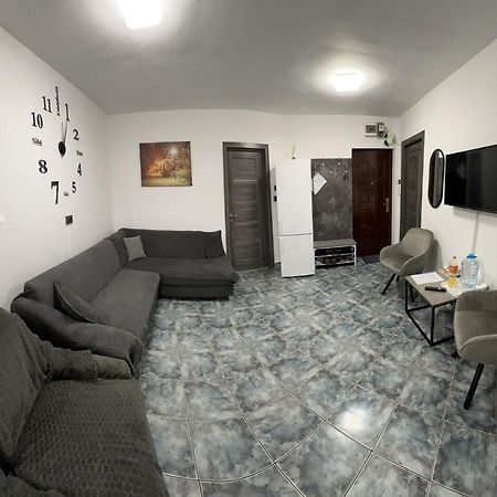 Ene Apart Oradea Free Parking Ngoại thất bức ảnh