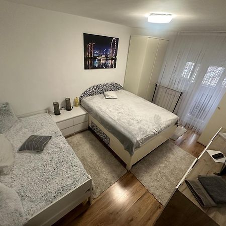 Ene Apart Oradea Free Parking Ngoại thất bức ảnh