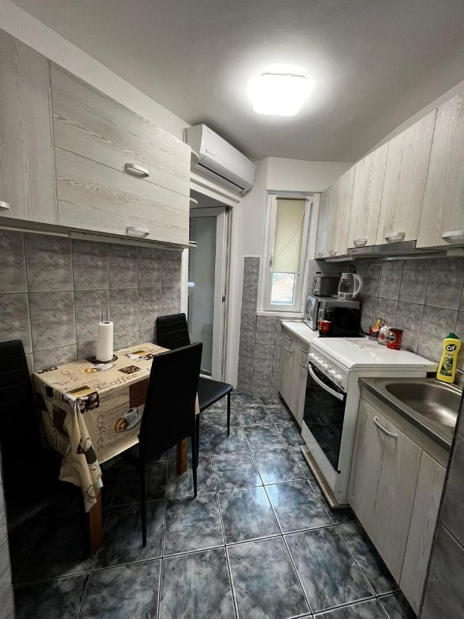 Ene Apart Oradea Free Parking Ngoại thất bức ảnh